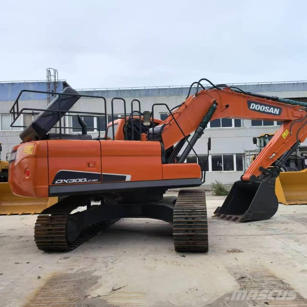 Doosan DX 300 Vikšriniai ekskavatoriai