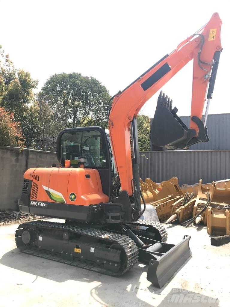 Doosan DX 60 Vikšriniai ekskavatoriai