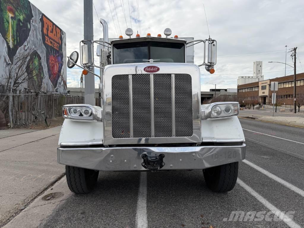 Peterbilt 367 Savivarčių priekabų vilkikai