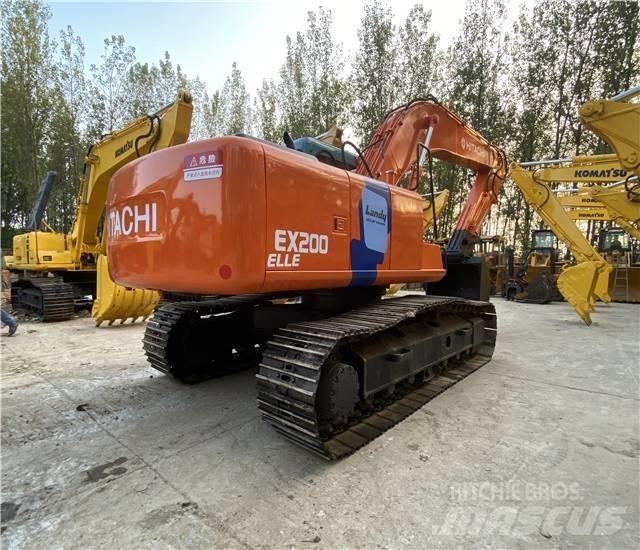 Hitachi EX 200-3 Vikšriniai ekskavatoriai