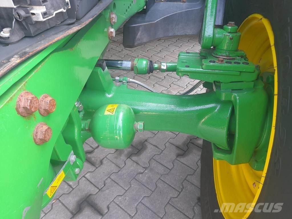 John Deere 6215 R Traktoriai