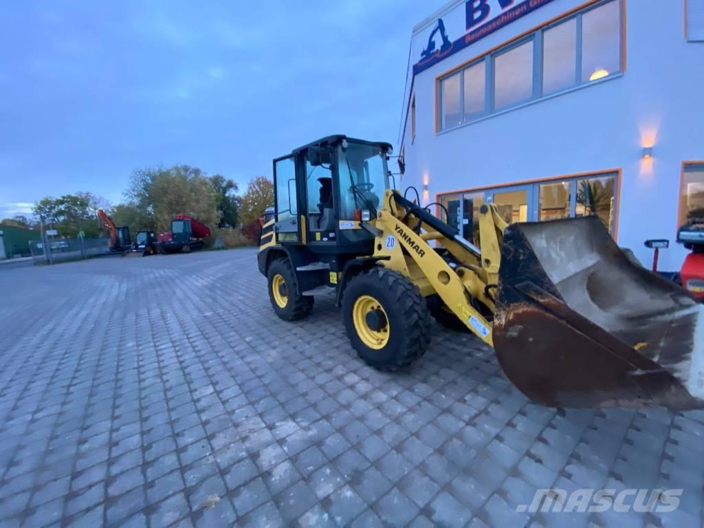 Yanmar V 100 Naudoti ratiniai krautuvai