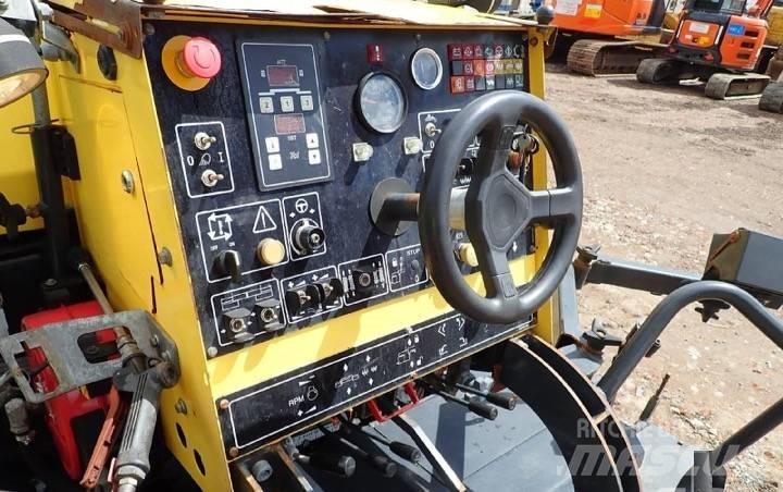Bomag BF 223 C Asfalto klotuvai