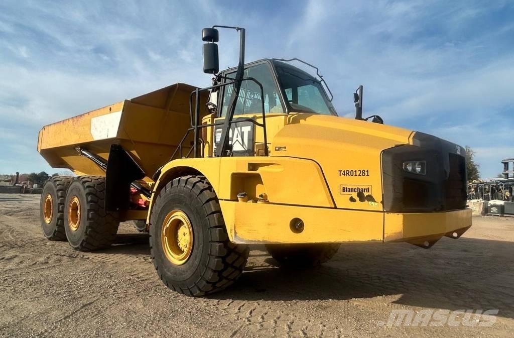 CAT 740B Karjeriniai savivarčiai