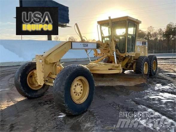 CAT 135H Greideriai