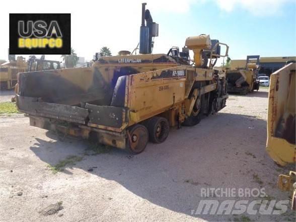 CAT AP-1000B Asfalto klotuvai