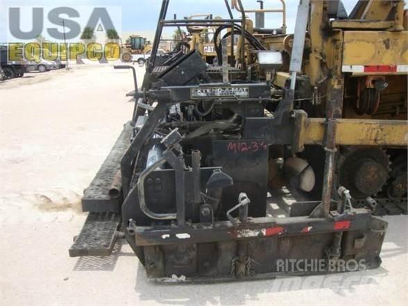 CAT AP-1050B Asfalto klotuvai