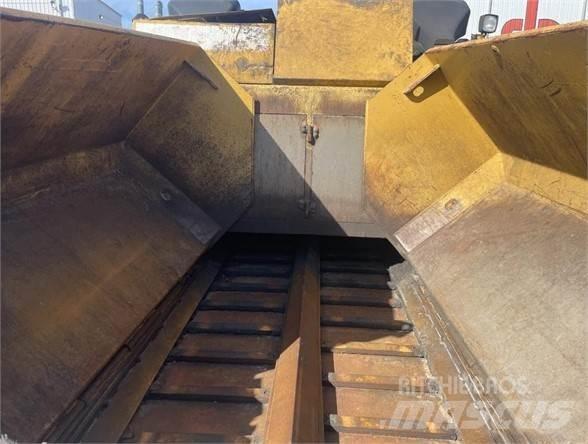 CAT AP-1055D Asfalto klotuvai