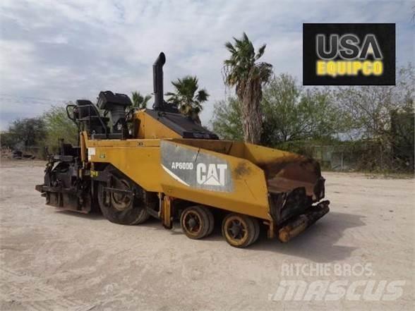CAT AP-600D Asfalto klotuvai