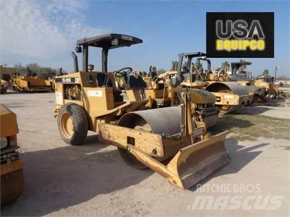 CAT CS-323C Vieno būgno volai
