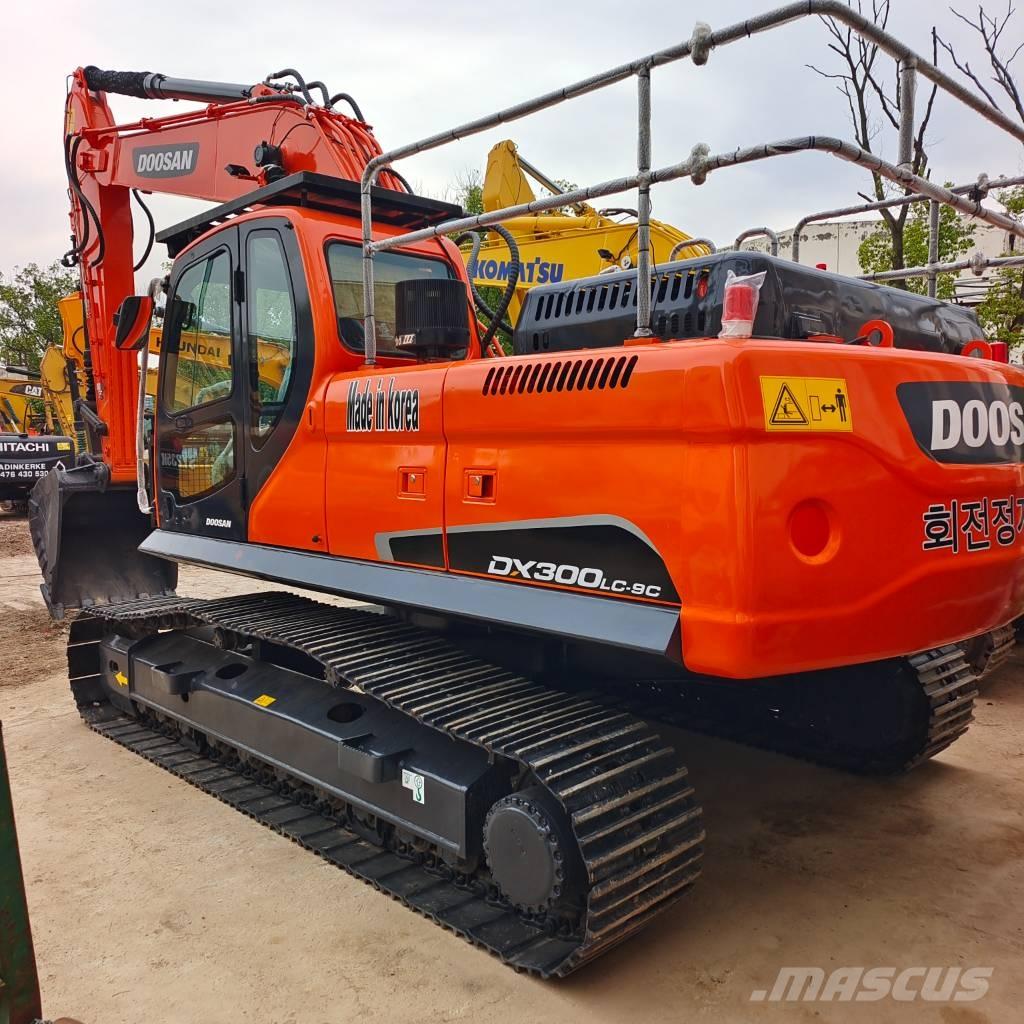 Doosan DX 300 Vikšriniai ekskavatoriai