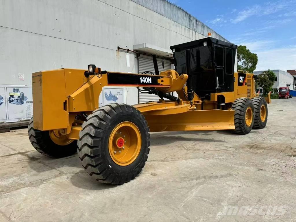 CAT 140H Greideriai