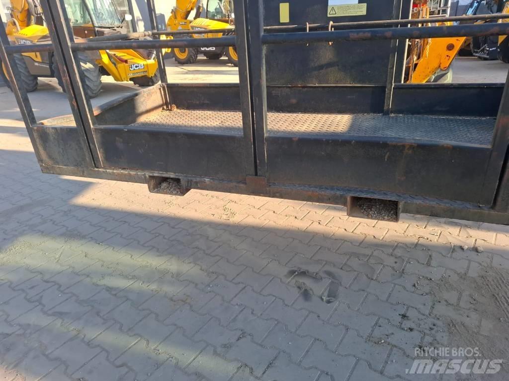 JCB kosz narzędziowy Kiti naudoti statybos komponentai