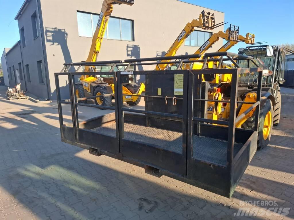 JCB kosz narzędziowy Kiti naudoti statybos komponentai