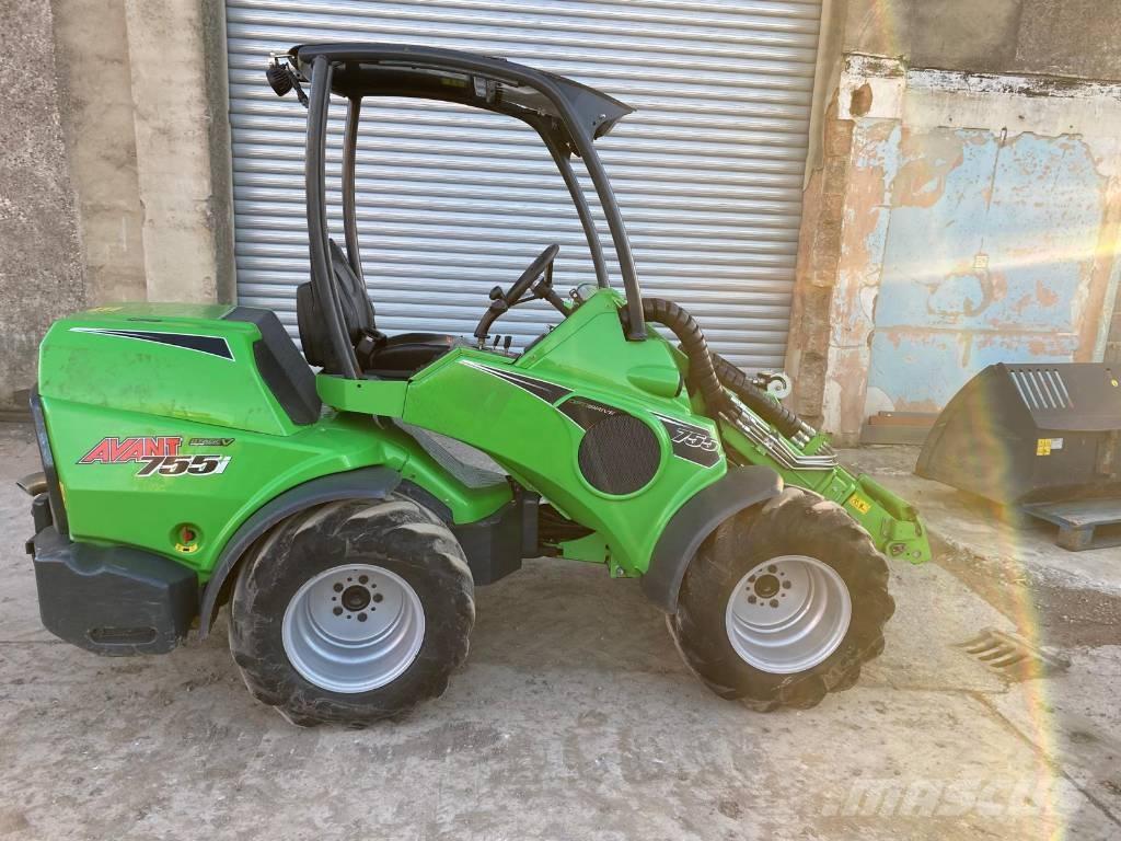 Avant 755 i Naudoti ratiniai krautuvai