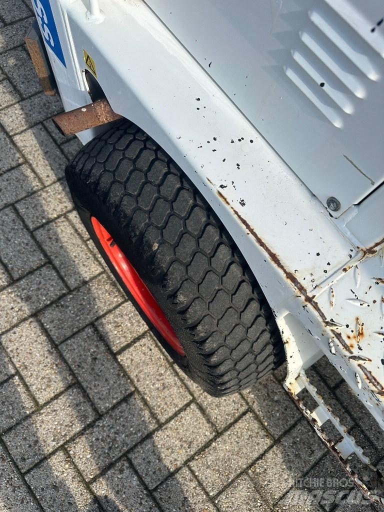Knikmops 100 Naudoti ratiniai krautuvai