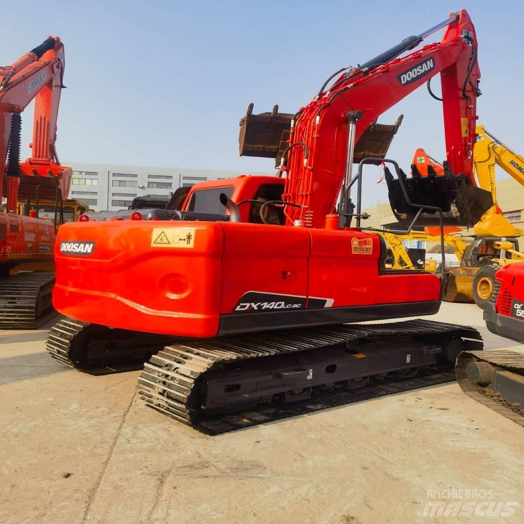 Doosan DX 140 Vikšriniai ekskavatoriai
