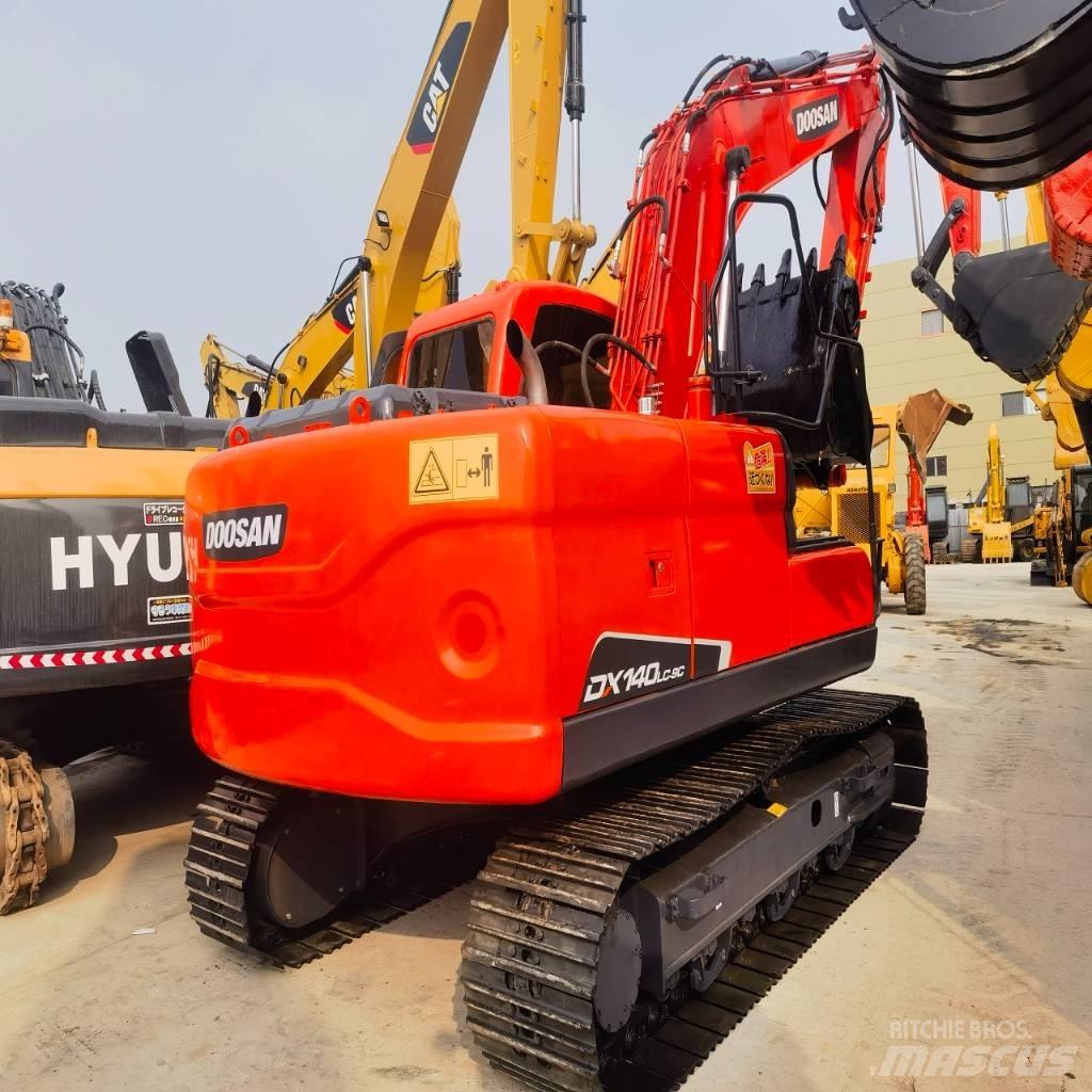 Doosan DX 140 Vikšriniai ekskavatoriai