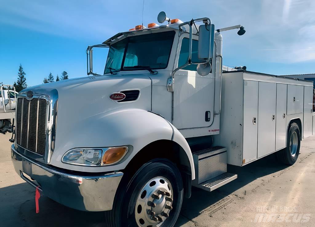 Peterbilt 335 Savivarčių priekabų vilkikai