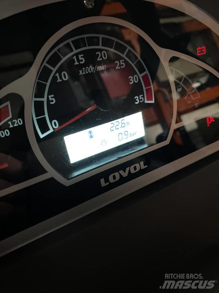 Lovol M404C Naudoti kompaktiški traktoriai