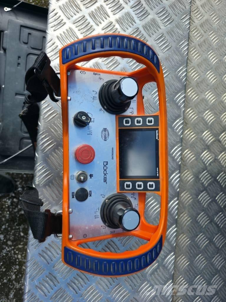 Böcker AHK 36/2400 Kiti kranai