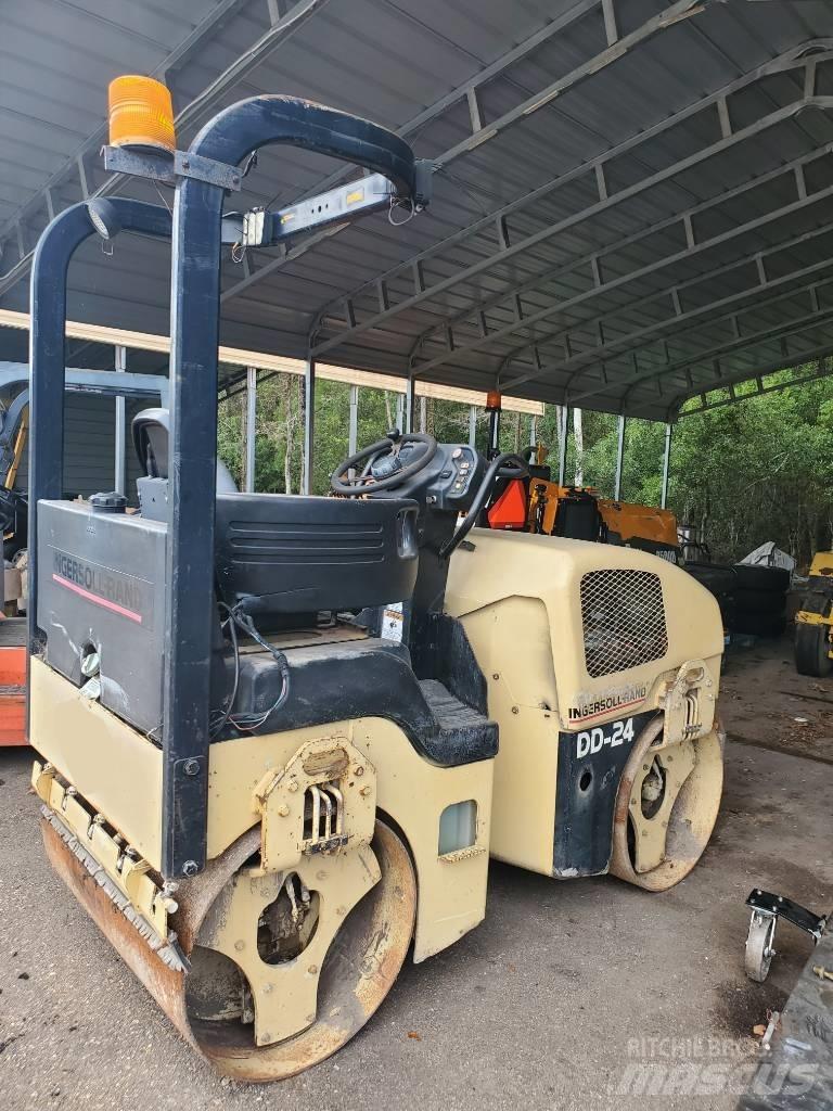 Ingersoll Rand DD 24 Porinių būgnų volai