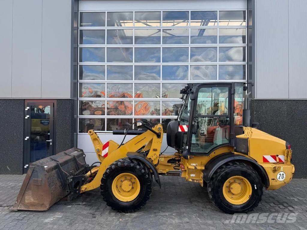 CAT 908H2 Naudoti ratiniai krautuvai