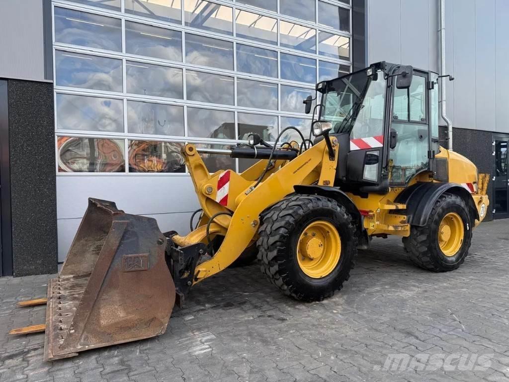 CAT 908H2 Naudoti ratiniai krautuvai