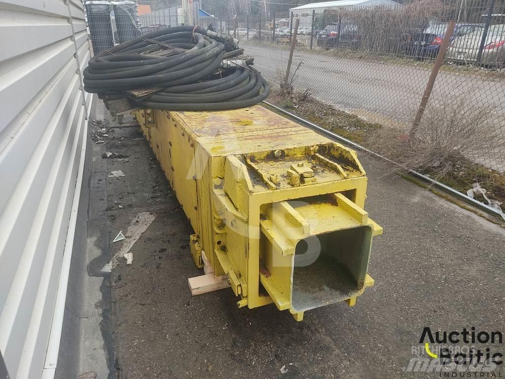 Delmag HB 30 vamzdžių klotuvų buldozeriai
