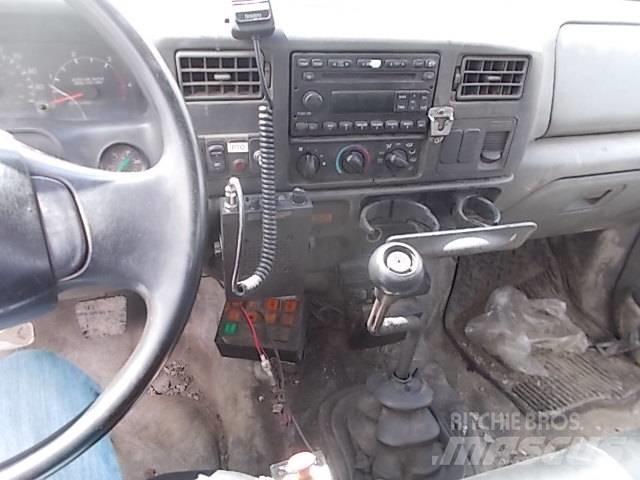 Ford 750 XLT Kita