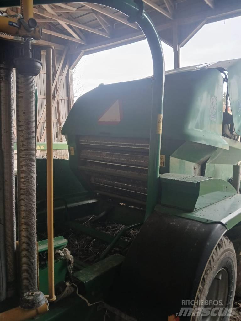 Agronic 1302R Ritinių presai
