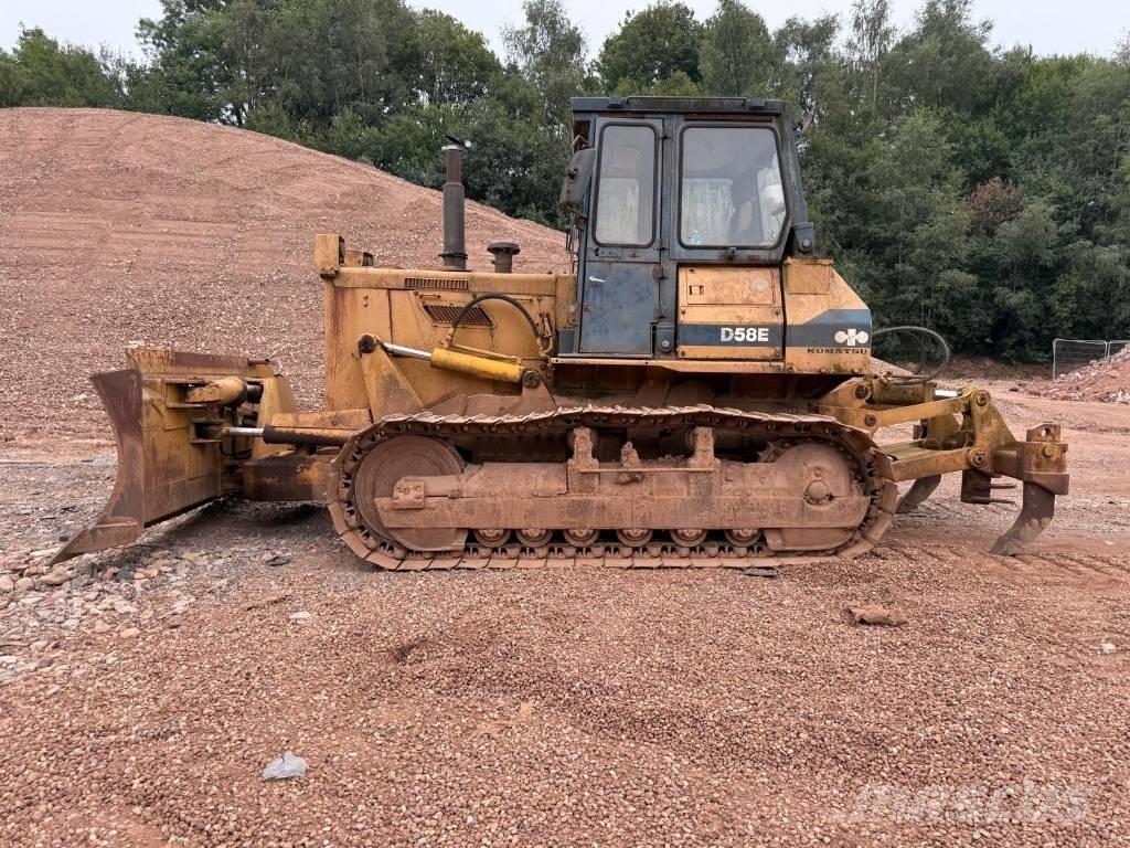 Komatsu D58E-1 Vikšriniai buldozeriai
