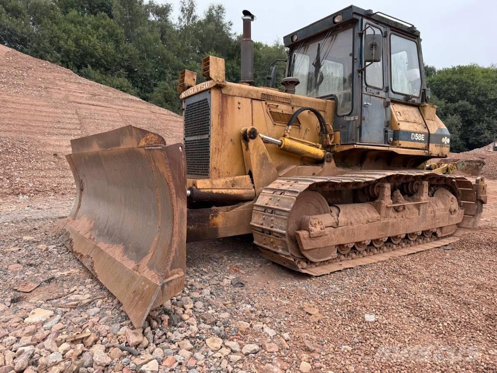 Komatsu D58E-1 Vikšriniai buldozeriai