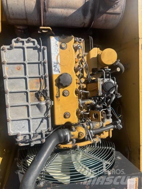 CAT 317 B L Vikšriniai ekskavatoriai