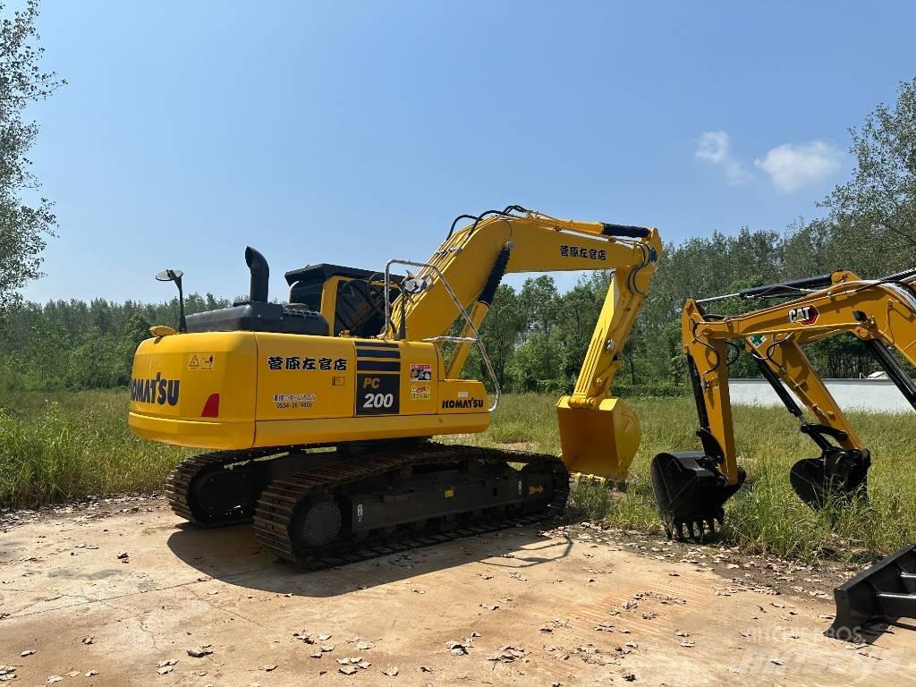 Komatsu PC200-8 Vikšriniai ekskavatoriai