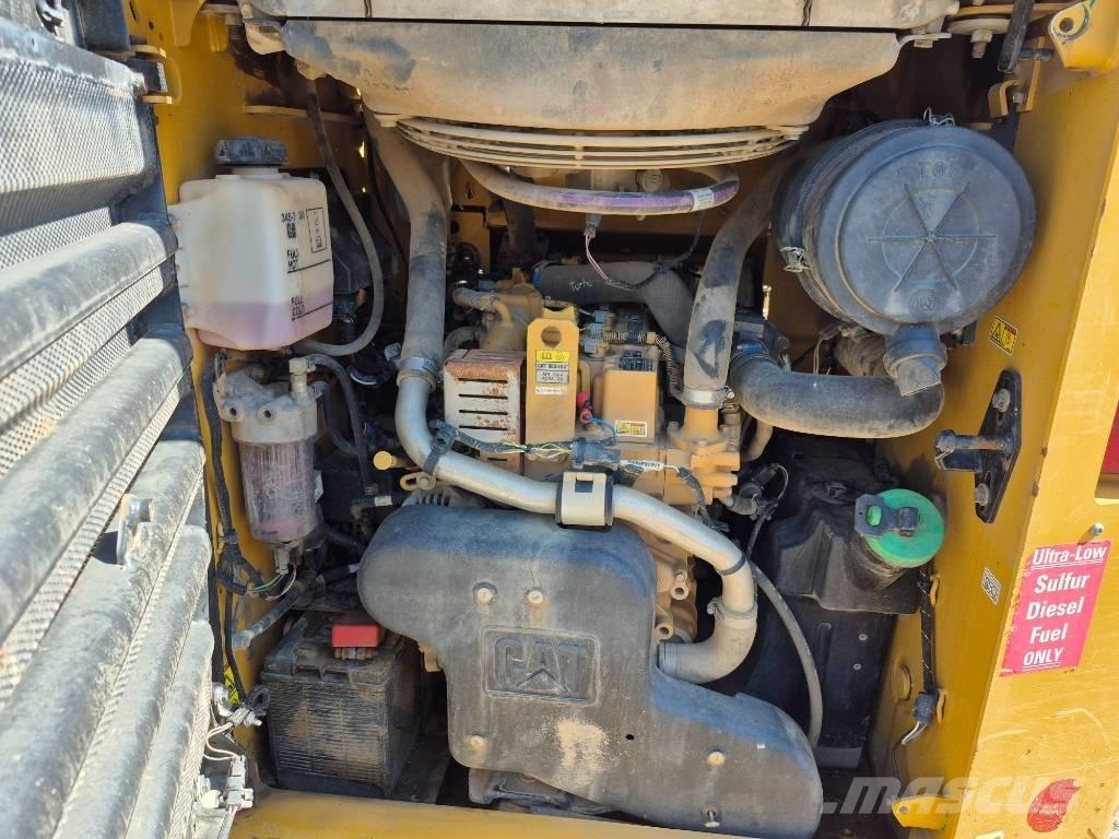 CAT 289 D Krautuvai su šoniniu pasukimu