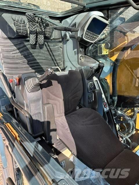 Hyundai HX 260 L Vikšriniai ekskavatoriai
