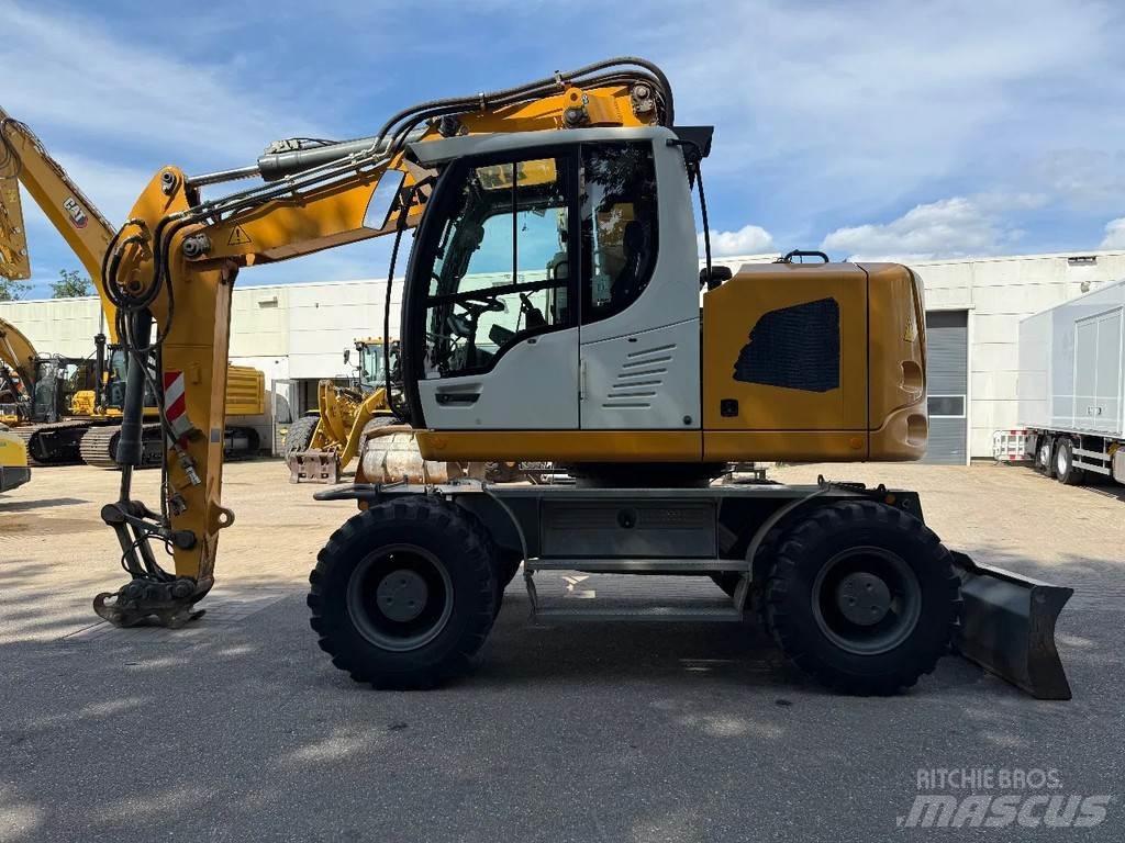 Liebherr A918 Ratiniai ekskavatoriai