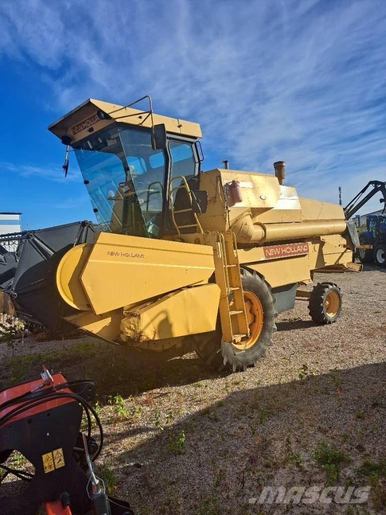 New Holland 8030 H Derliaus nuėmimo kombainai