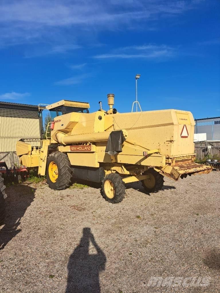 New Holland 8030 H Derliaus nuėmimo kombainai