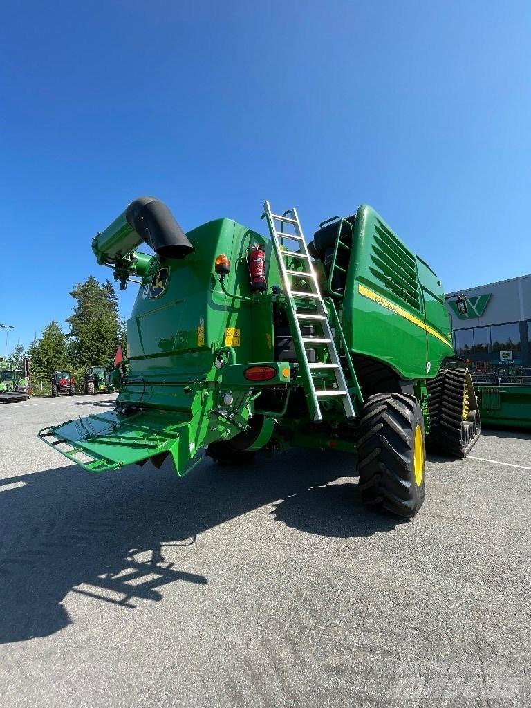John Deere T 670 Derliaus nuėmimo kombainai