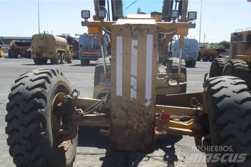 CAT 140K Greideriai