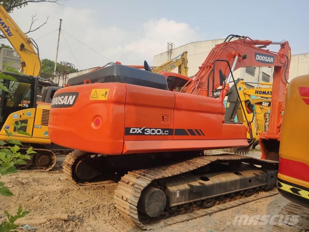 Doosan DX 300 Vikšriniai ekskavatoriai