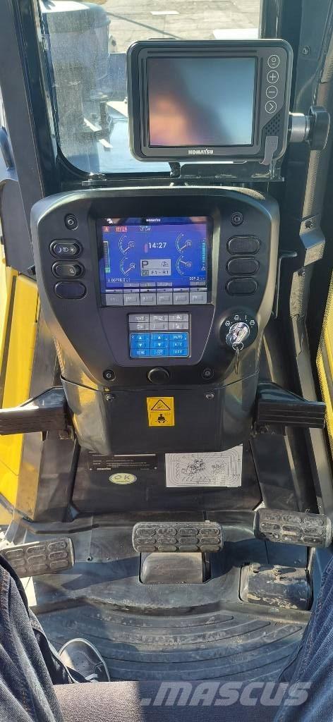 Komatsu D65EXi Vikšriniai buldozeriai