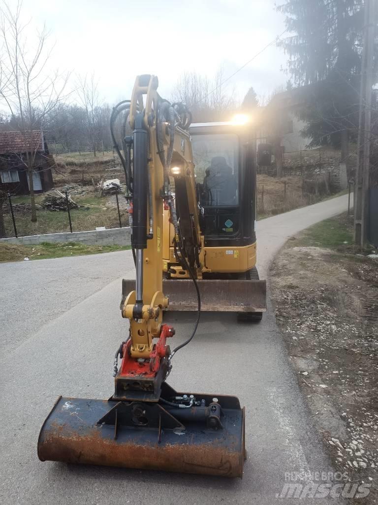 CAT 303 E CR Vikšriniai ekskavatoriai