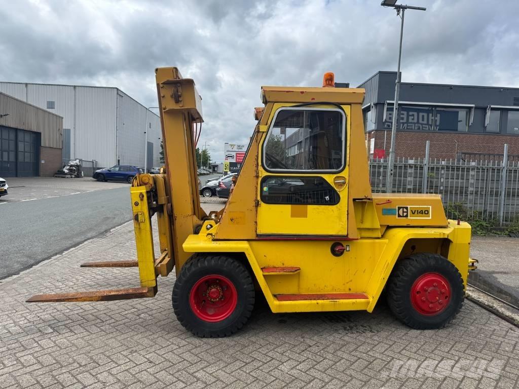 CAT V 140 Dyzeliniai krautuvai