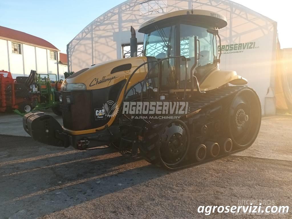 Challenger 745 B Traktoriai