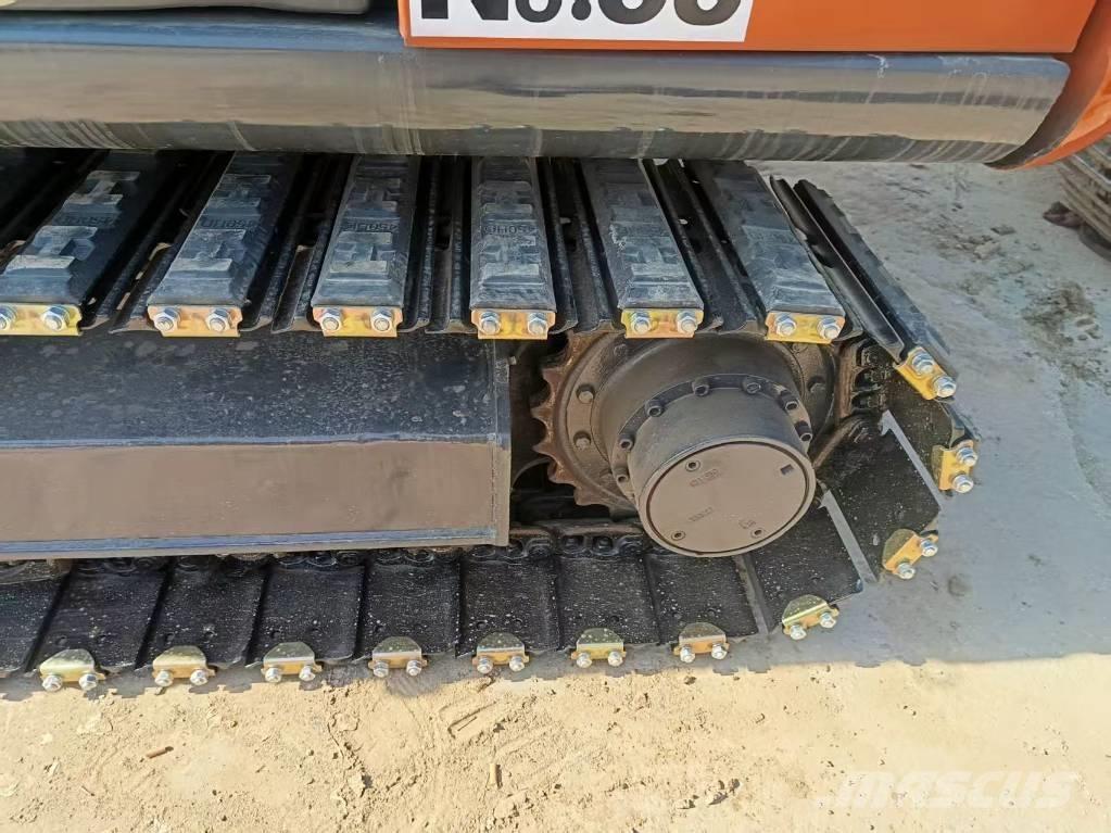 Hitachi ZX 70 Vidutinės galios ekskavatoriai 7-12 t