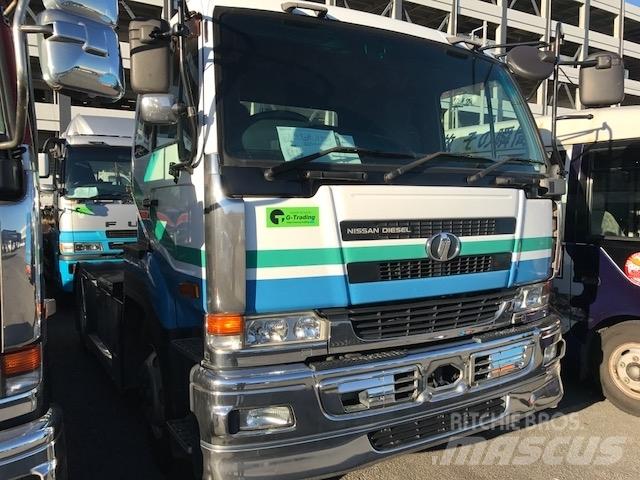 UD KL-CK482BAT Naudoti vilkikai