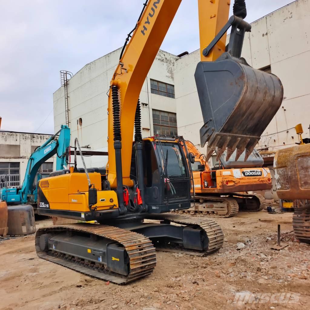 Hyundai 220LC-9T Vikšriniai ekskavatoriai
